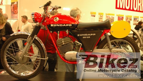 Big on gs 125 picture and wallpaper from Bikez.com